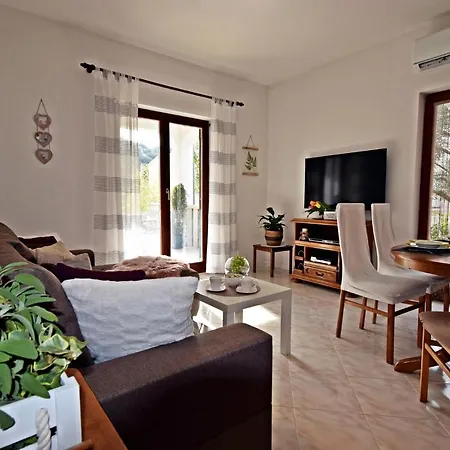 Casa vacanze House With A Swimming Pool Okrug Donji, Ciovo - 16560