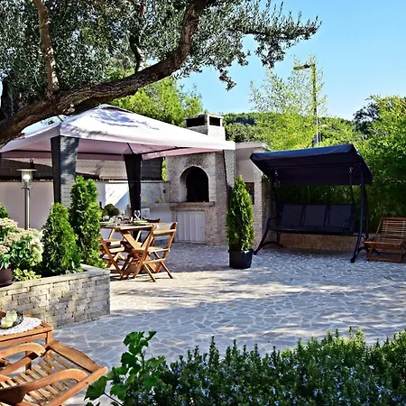 Casa vacanze House With A Swimming Pool Okrug Donji, Ciovo - 16560